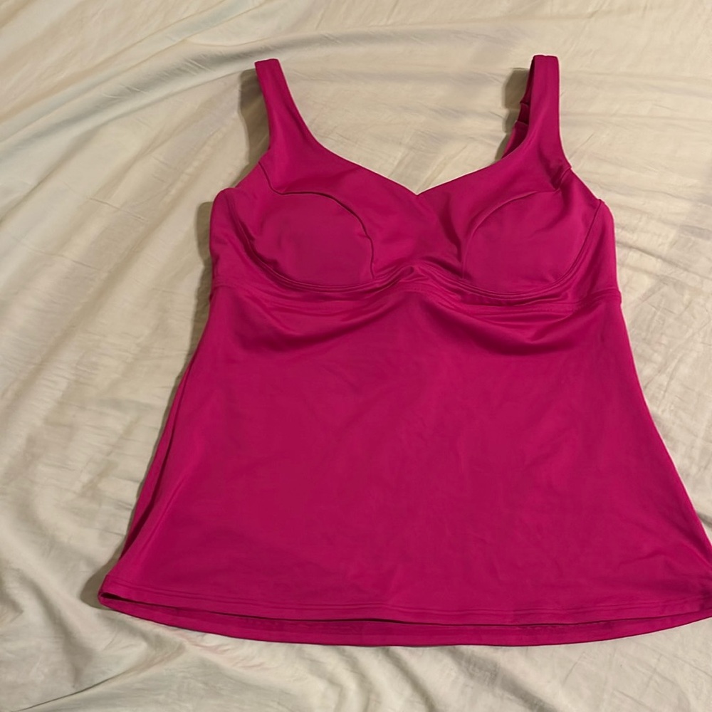 BONDI BRA CUP TANKINI    SIZE: 36 B/C   COLOR: Fuschia Excellent condition